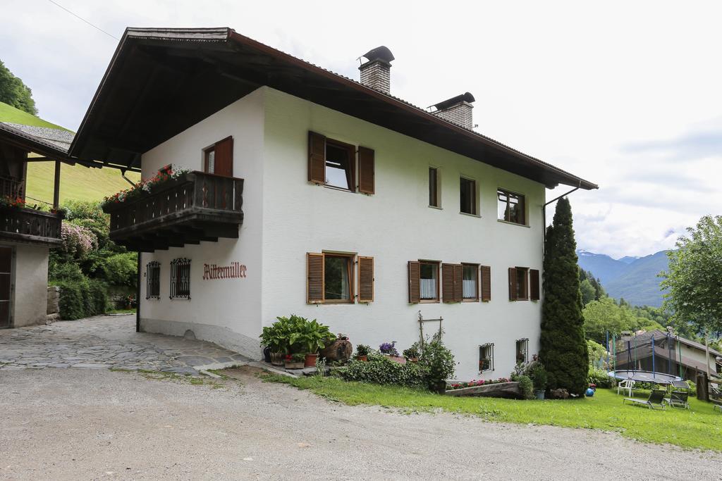 Bauernof Mittermueller Apartment Feldthurns Bagian luar foto
