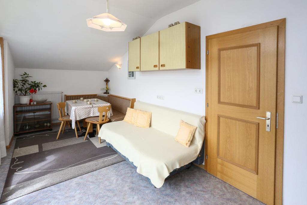 Bauernof Mittermueller Apartment Feldthurns Ruang foto