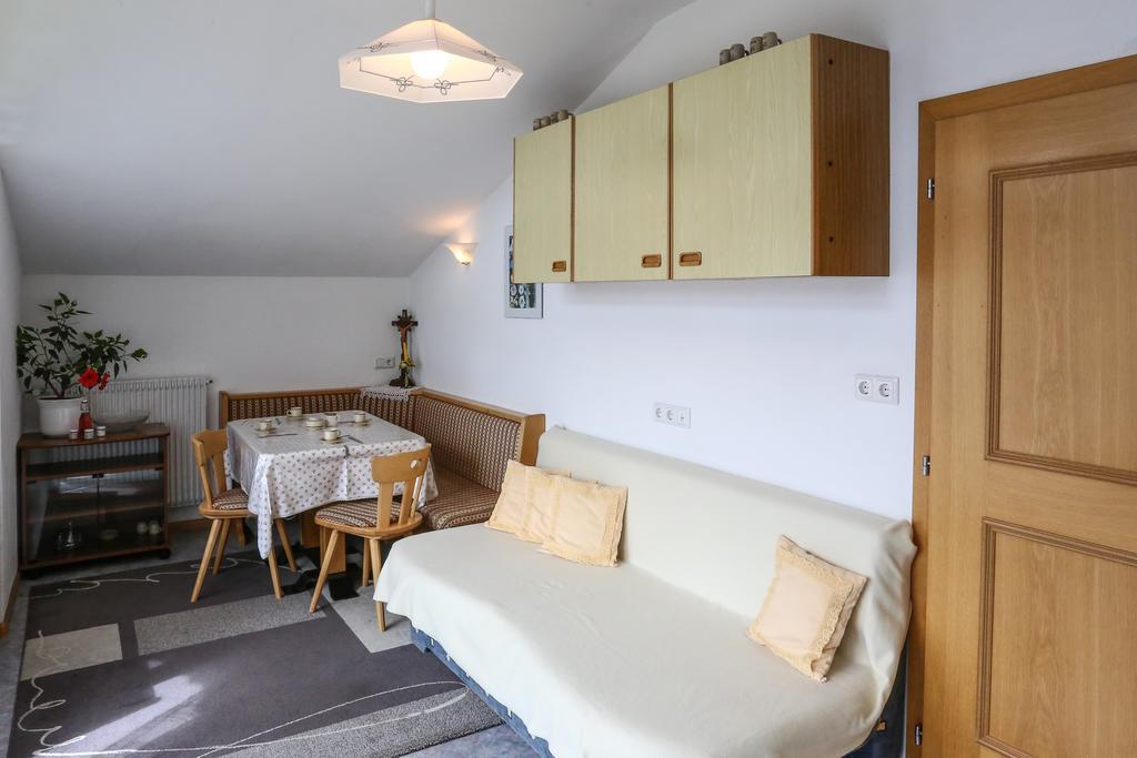 Bauernof Mittermueller Apartment Feldthurns Ruang foto