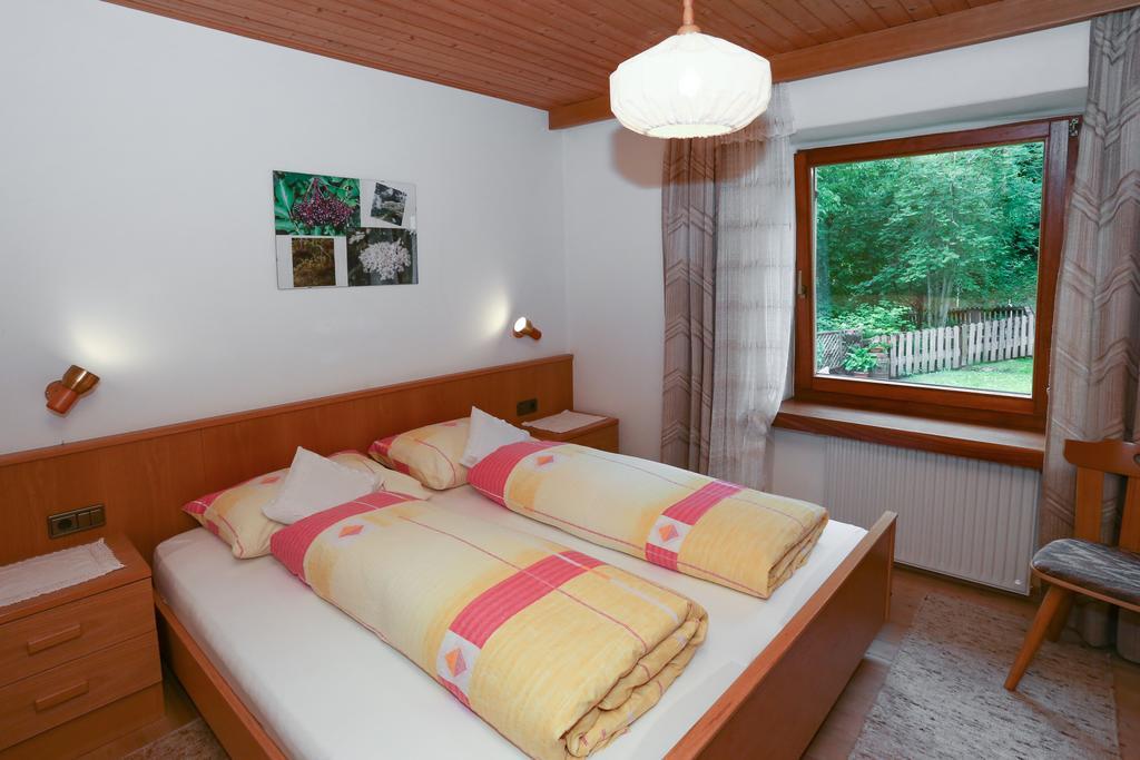 Bauernof Mittermueller Apartment Feldthurns Ruang foto