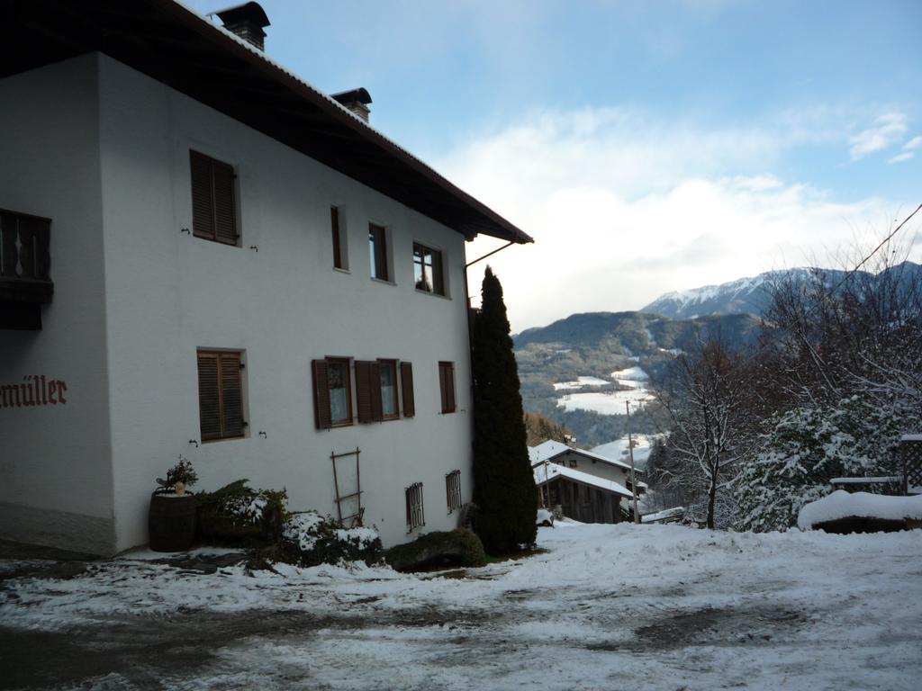 Bauernof Mittermueller Apartment Feldthurns Bagian luar foto
